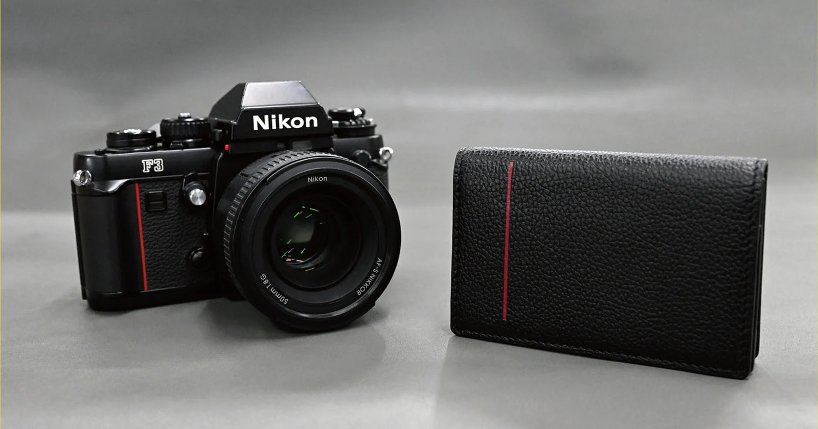 Ví đựng danh thiếp da cao cấp Nikon Leather Business Card Holder phong cách Nikon F3