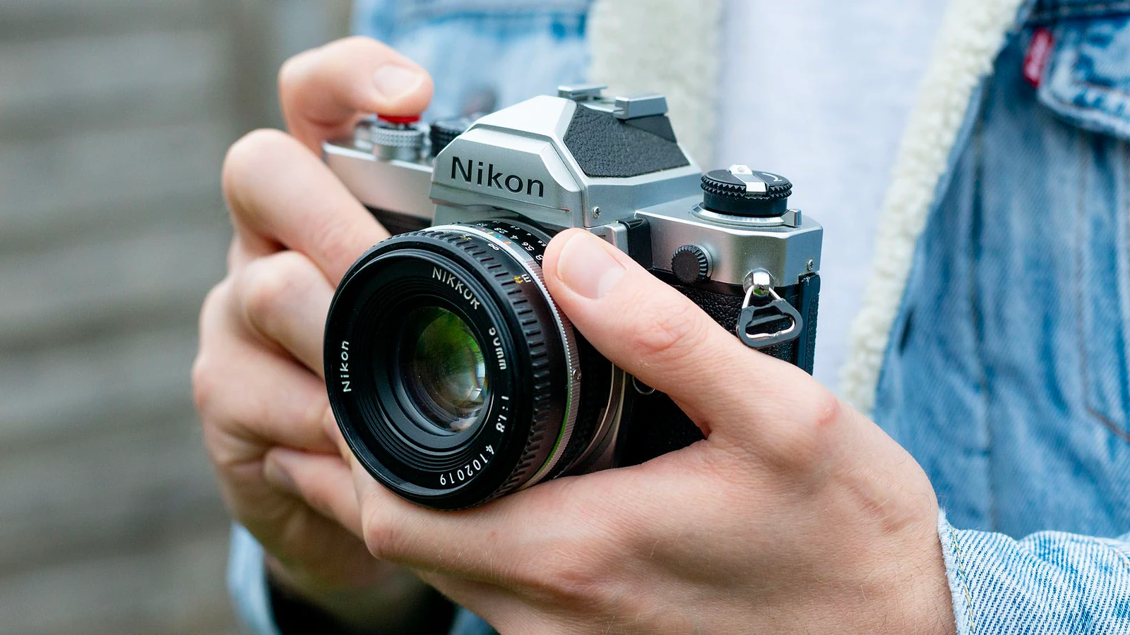 Nikon Sửa Máy Ảnh Film SLR Cũ: Hồi Sinh Huyền Thoại Giới Hạn Thời Gian!