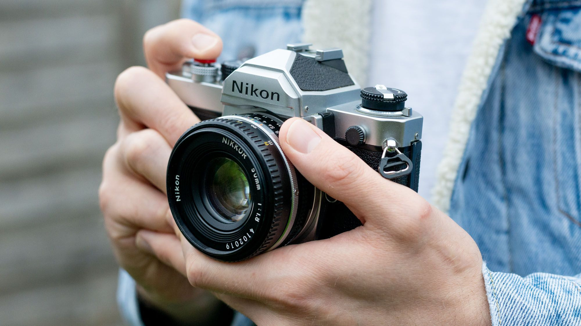 Nikon Sửa Máy Ảnh Film SLR Cũ: Hồi Sinh Huyền Thoại Giới Hạn Thời Gian!