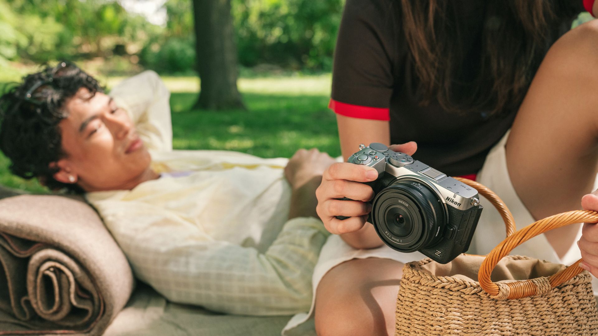 Nikon Z5IIC: Thiết kế lược bỏ kính ngắm điện tử tối ưu cho người dùng trẻ