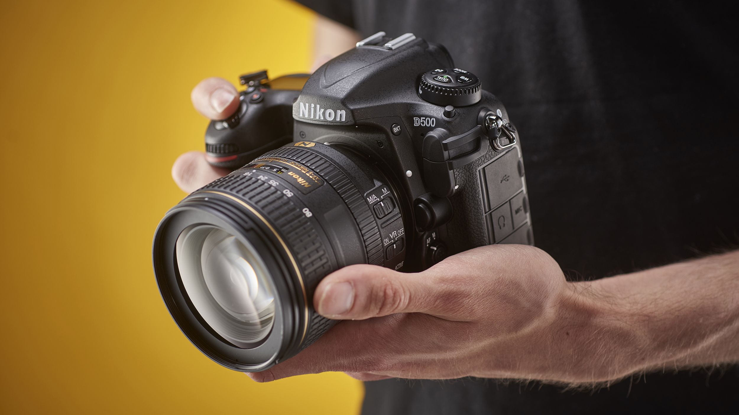 Nikon Z70: Kế Nhiệm Mirrorless Của D500 Sắp Ra Mắt Năm 2026