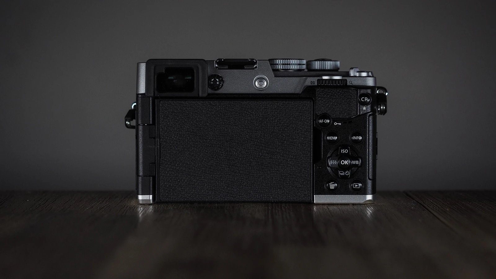 OM System PEN Bùng Nổ, Vượt Mặt Sony A7 V Tại Nhật Bản