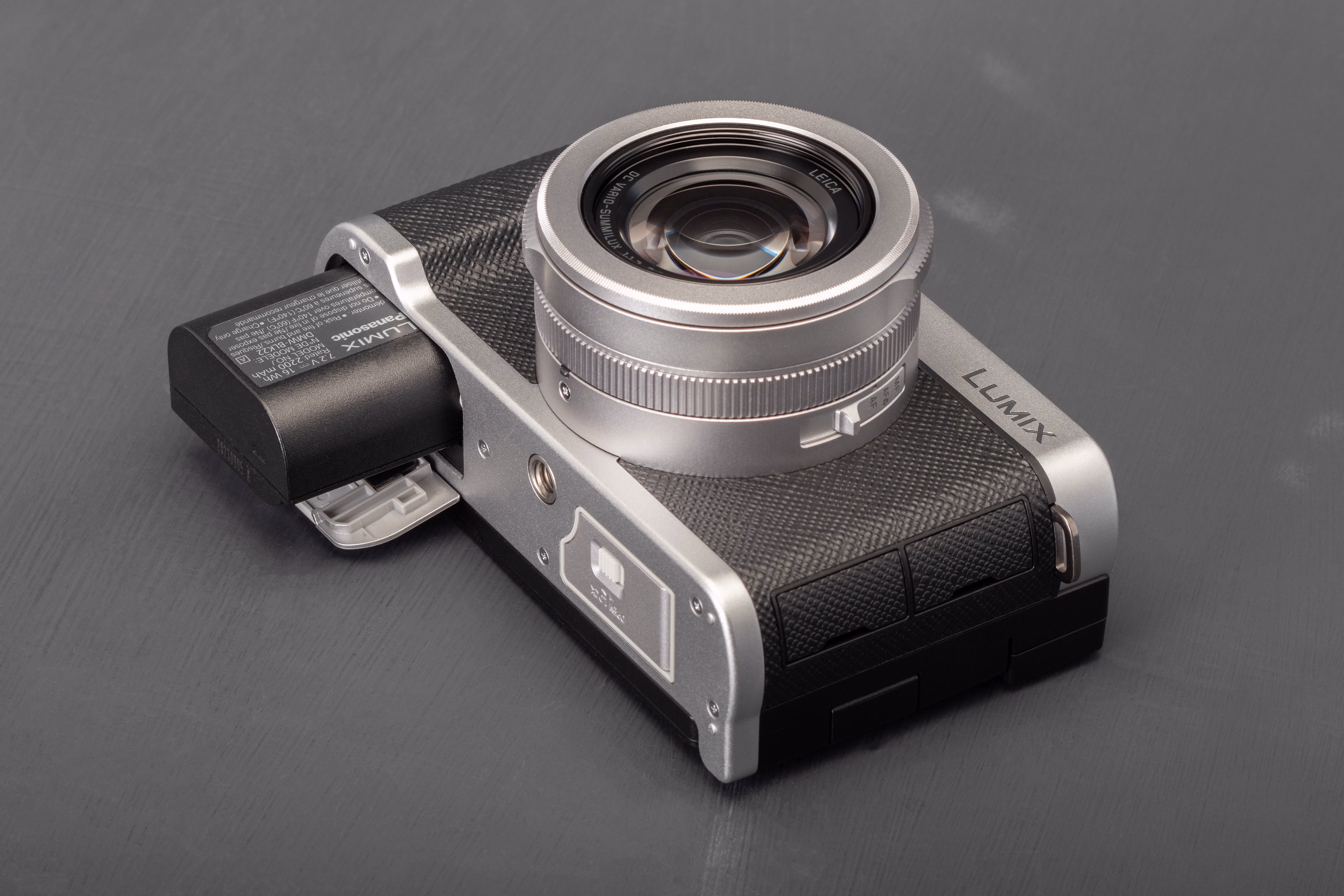 Panasonic L10: Lý Do Kích Thước Lớn Hơn Mang Lại Ưu Điểm Gì?