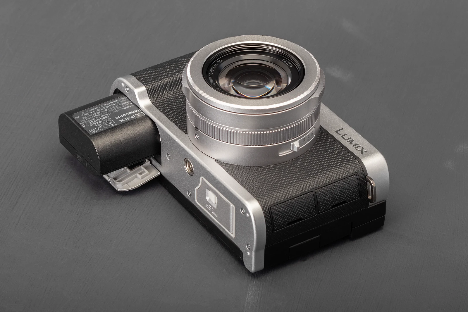 Panasonic L10: Lý Do Kích Thước Lớn Hơn Mang Lại Ưu Điểm Gì?