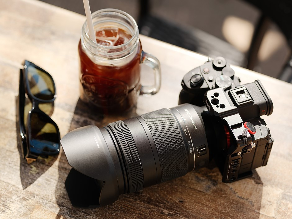 Samyang AF 60-180mm F2.8 FE: Bộ Ba Zoom Siêu Nhẹ Cho Sony
