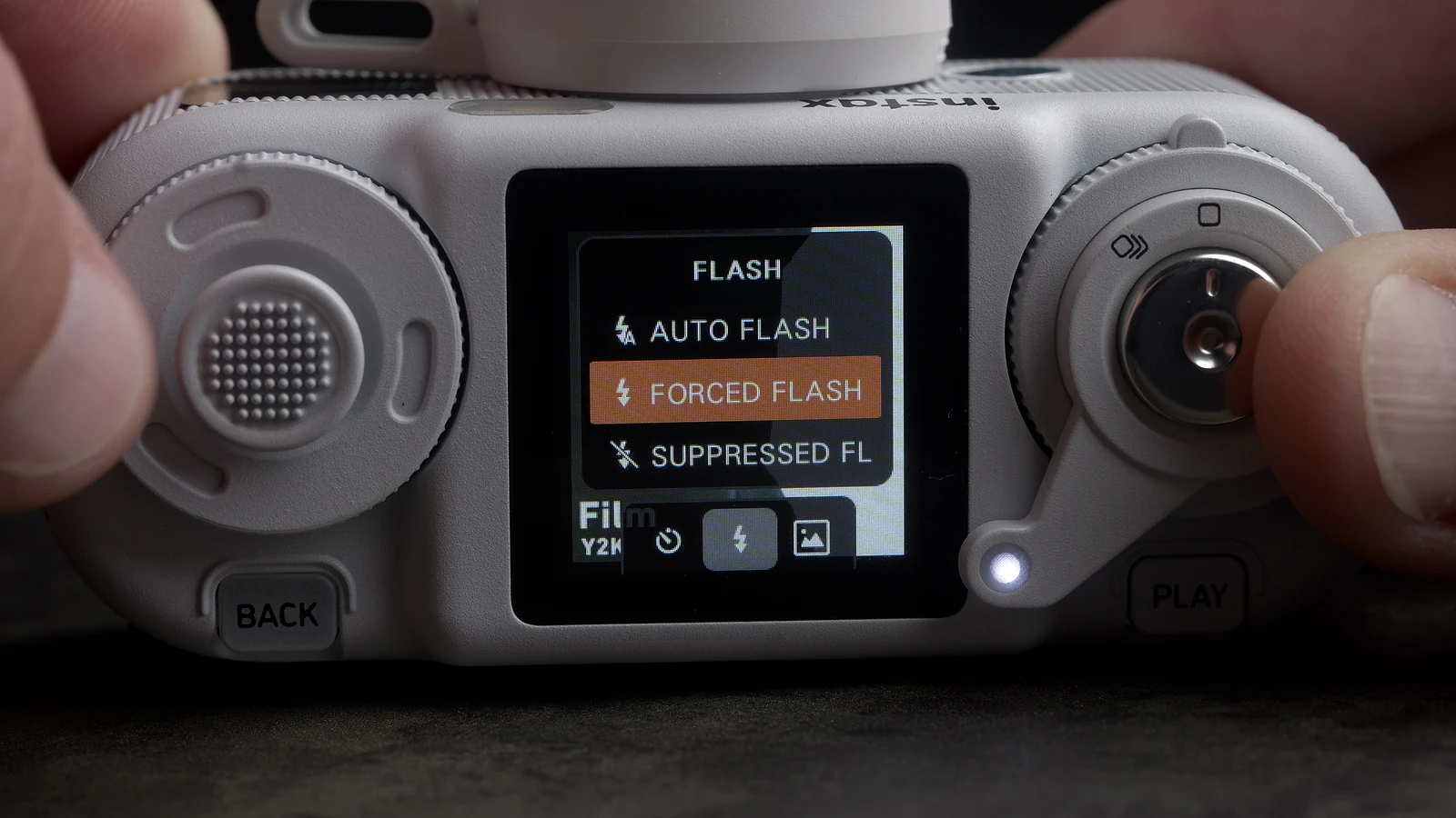 Fujifilm Instax Pal 2 Review: Trải Nghiệm Chụp Ảnh Độc Đáo - Hình 4
