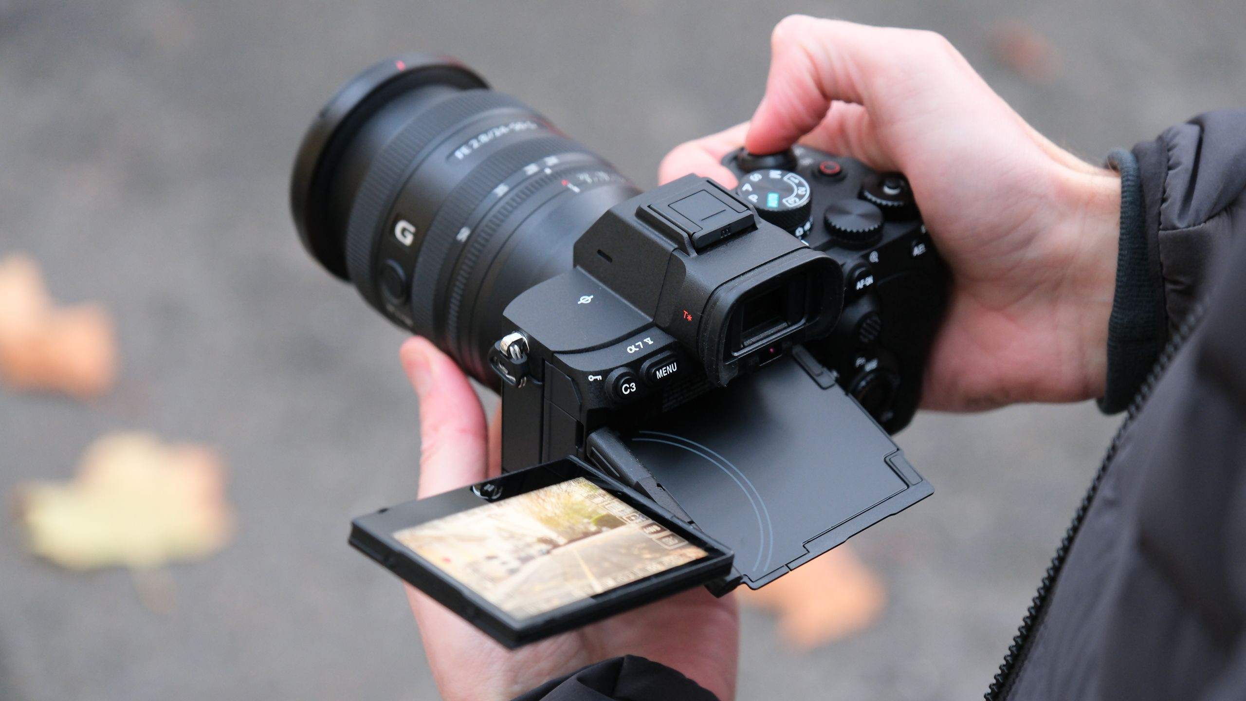 Sony A7 V vẫn là vua bán chạy, nhưng thị trường camera Nhật