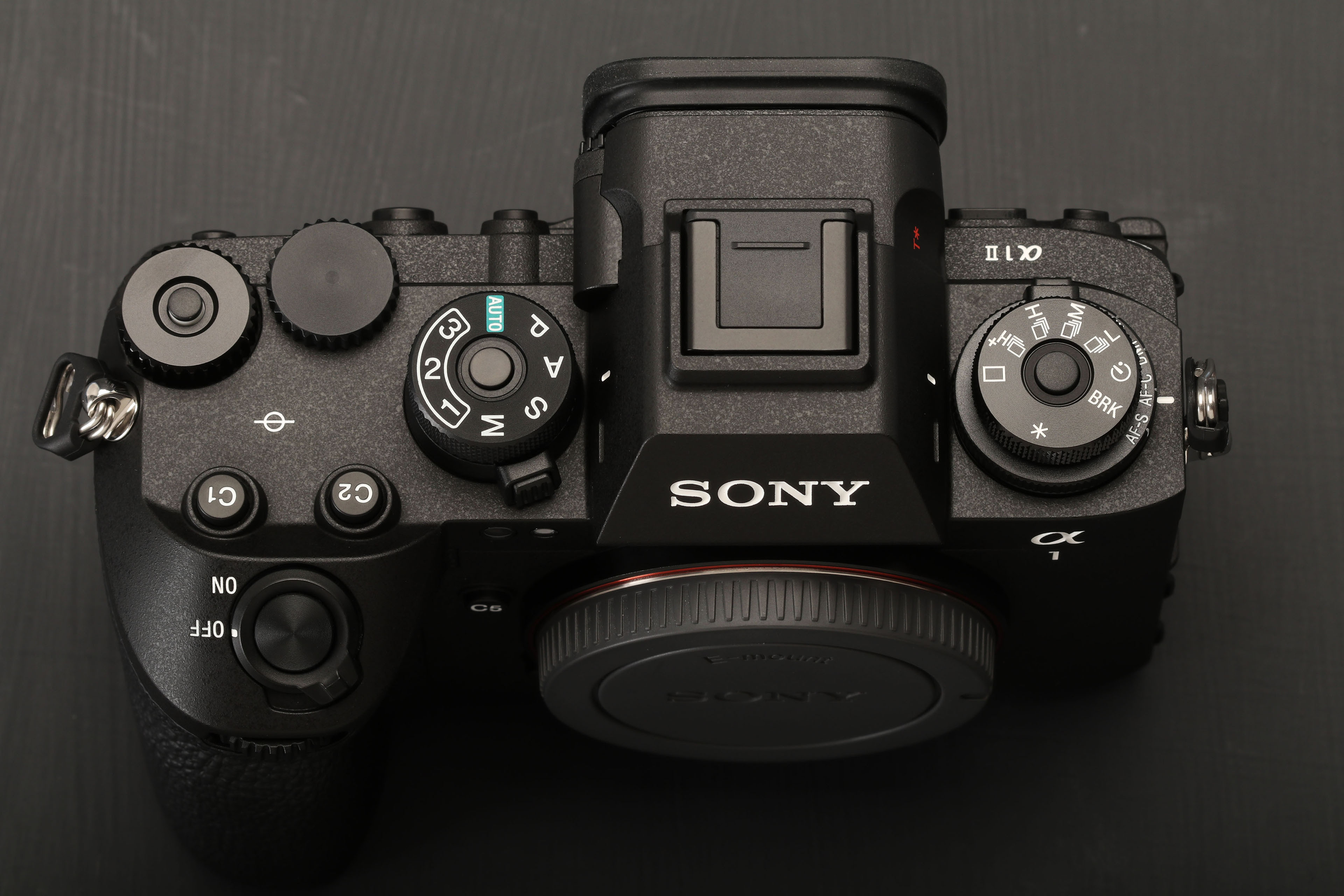 Sony A7R VI: EVF vượt trội A1 II, rò rỉ cấu hình khủng 67MP?