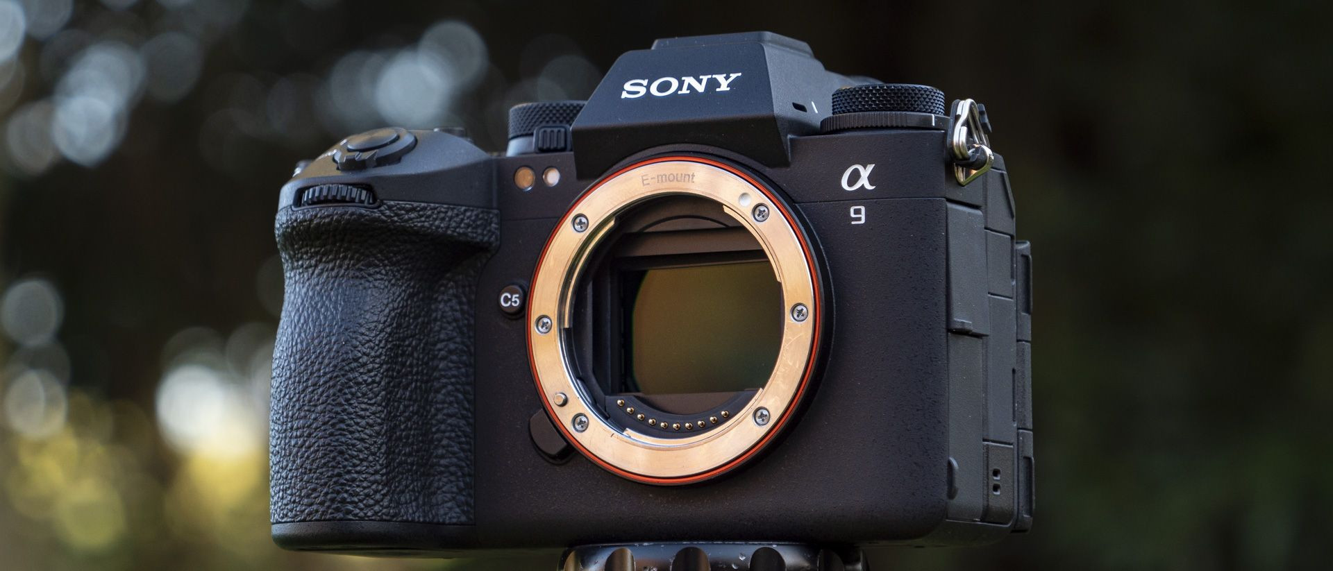 Sony A9 III: Máy Ảnh Tốc Độ Cao Không Thể Bỏ Qua