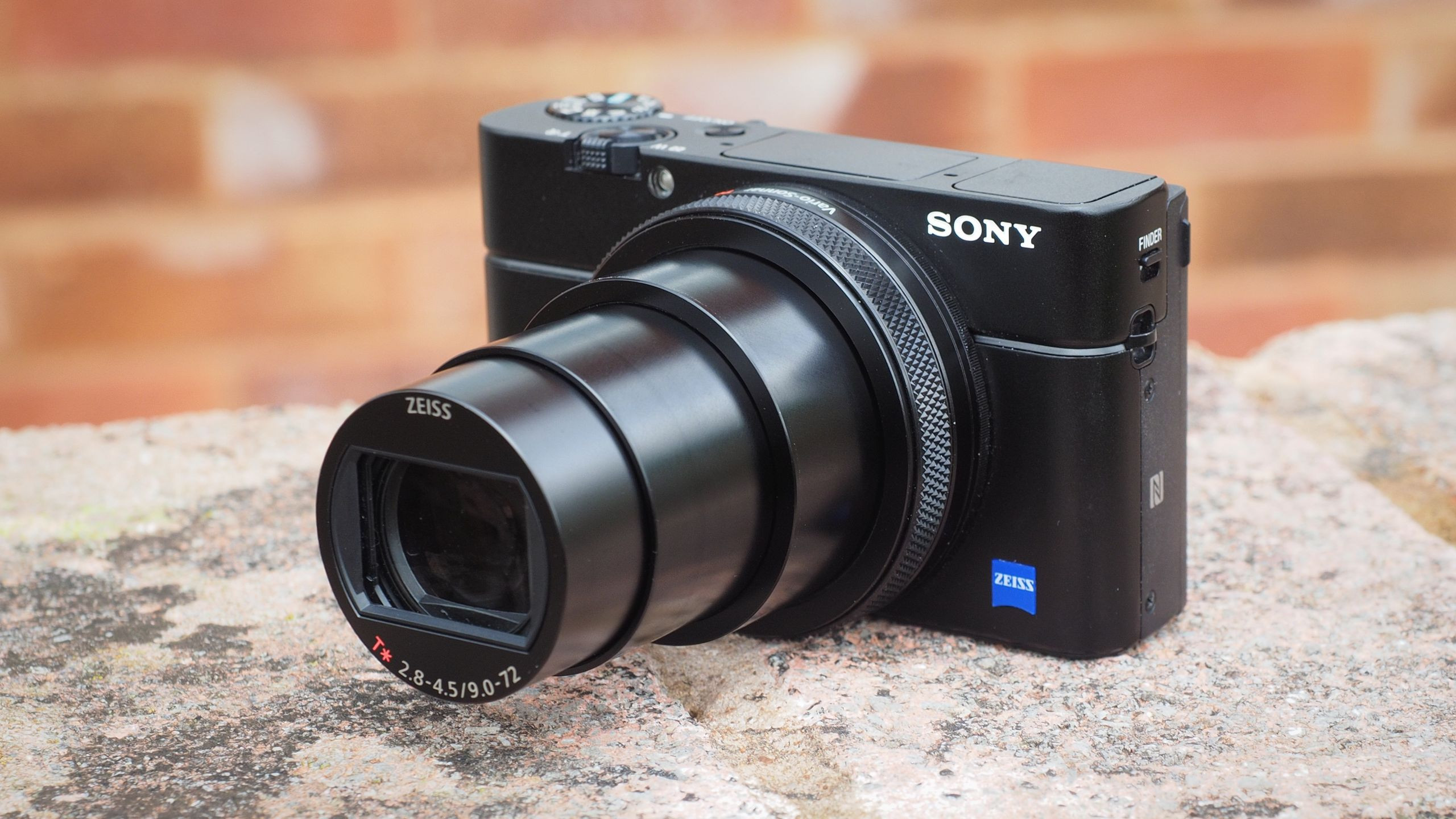 Sony RX100 VII: Giá Thấp Nhất Năm, Có Nên Rinh Về Ngay?