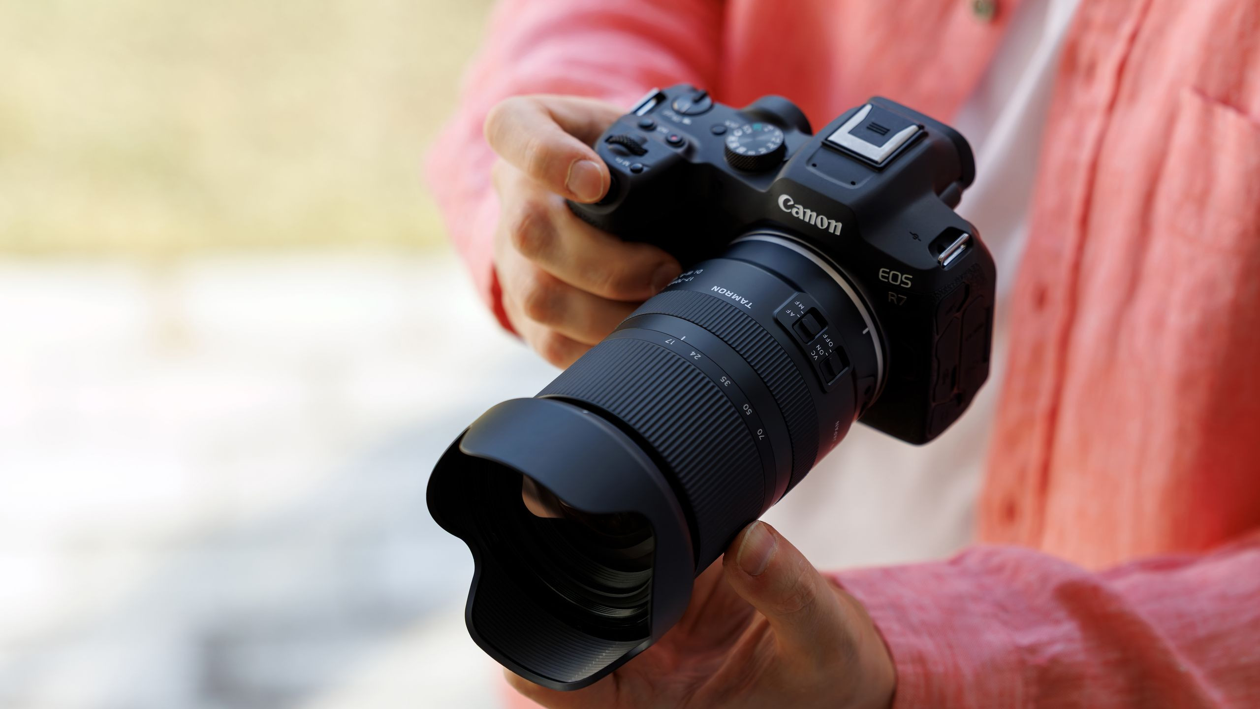 Tamron 2026: Kế Hoạch 10+ Ống Kính Mới & Chiến Lược Đa Ngàm