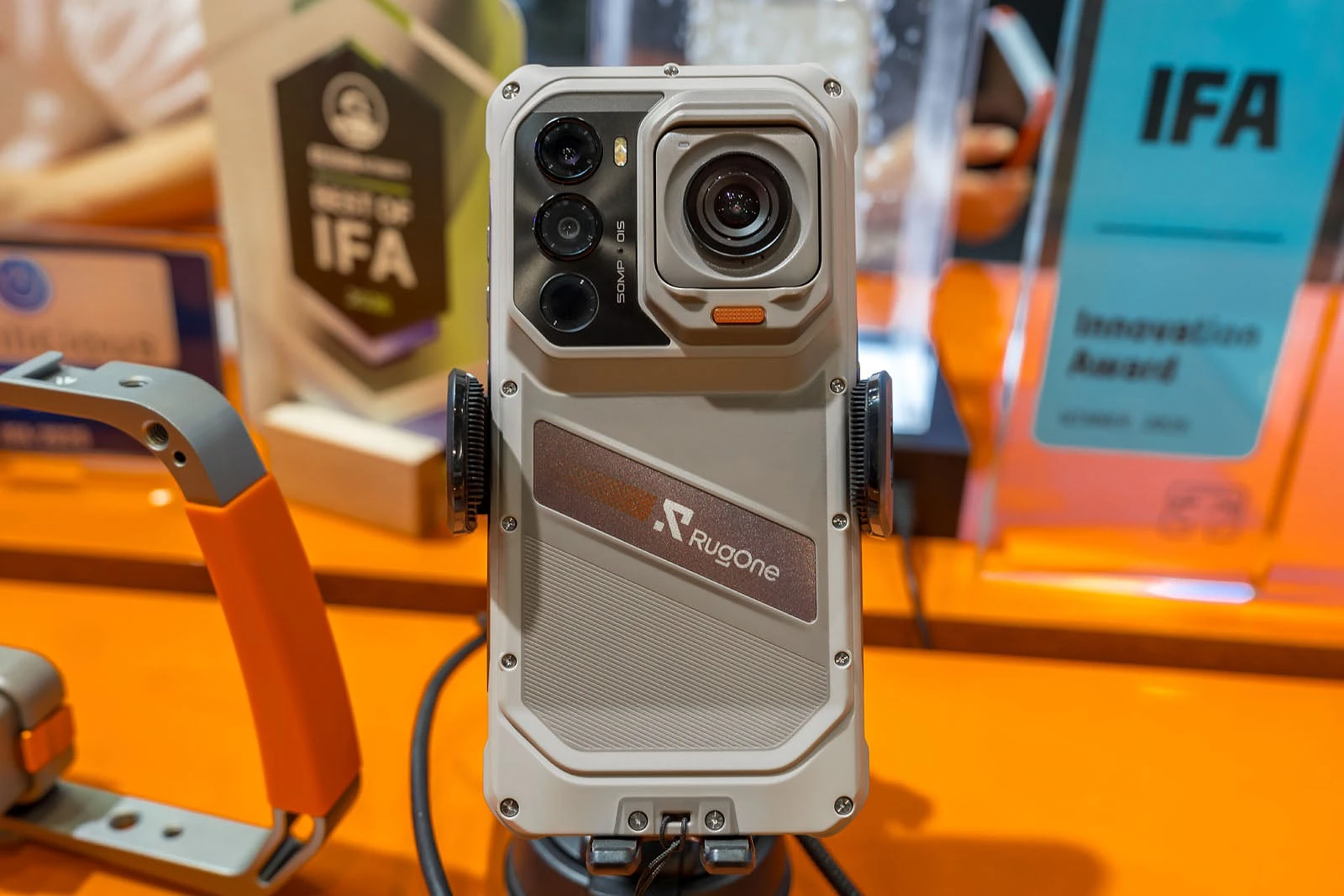 RugOne Xsnap 7 Pro: Đánh Giá Camera Hành Trình Tích Hợp Điện Thoại - Hình 4