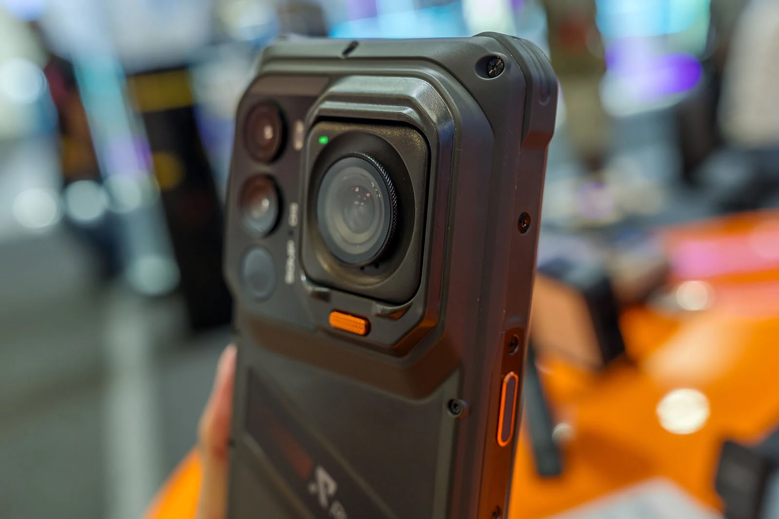RugOne Xsnap 7 Pro: Đánh Giá Camera Hành Trình Tích Hợp Điện Thoại - Hình 3