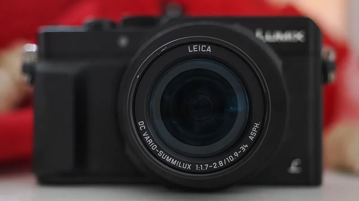 Lumix LX100: Vì Sao Chiếc Compact Này Vẫn Là Tiêu Chuẩn Vàng?