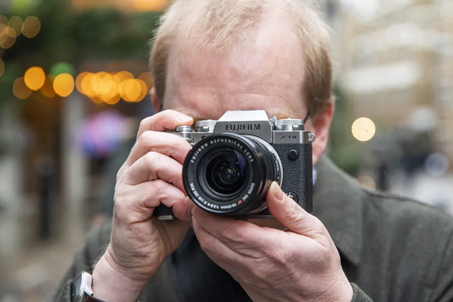 Máy ảnh Fujifilm X-T4 trên tay trải nghiệm thực tế