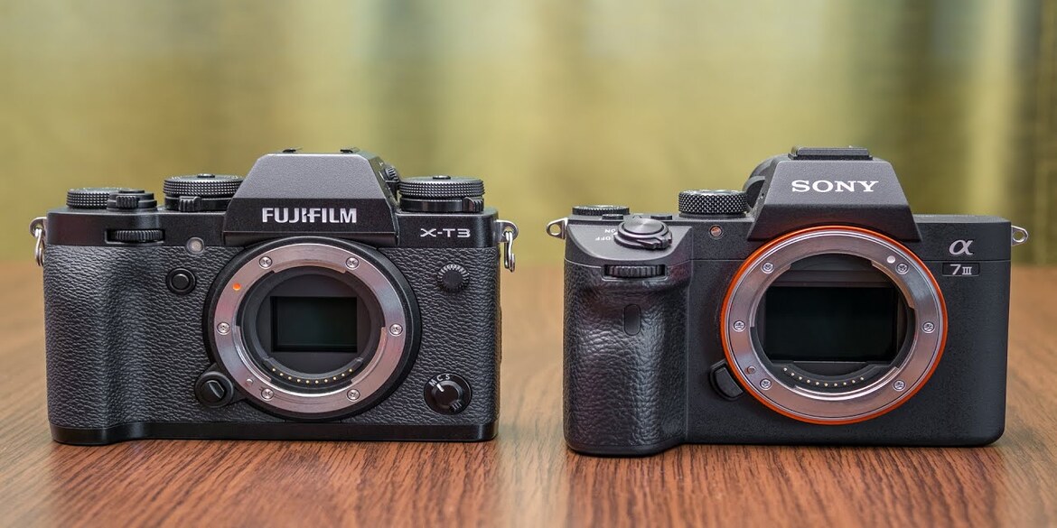 Nên mua sony hay fujifilm?