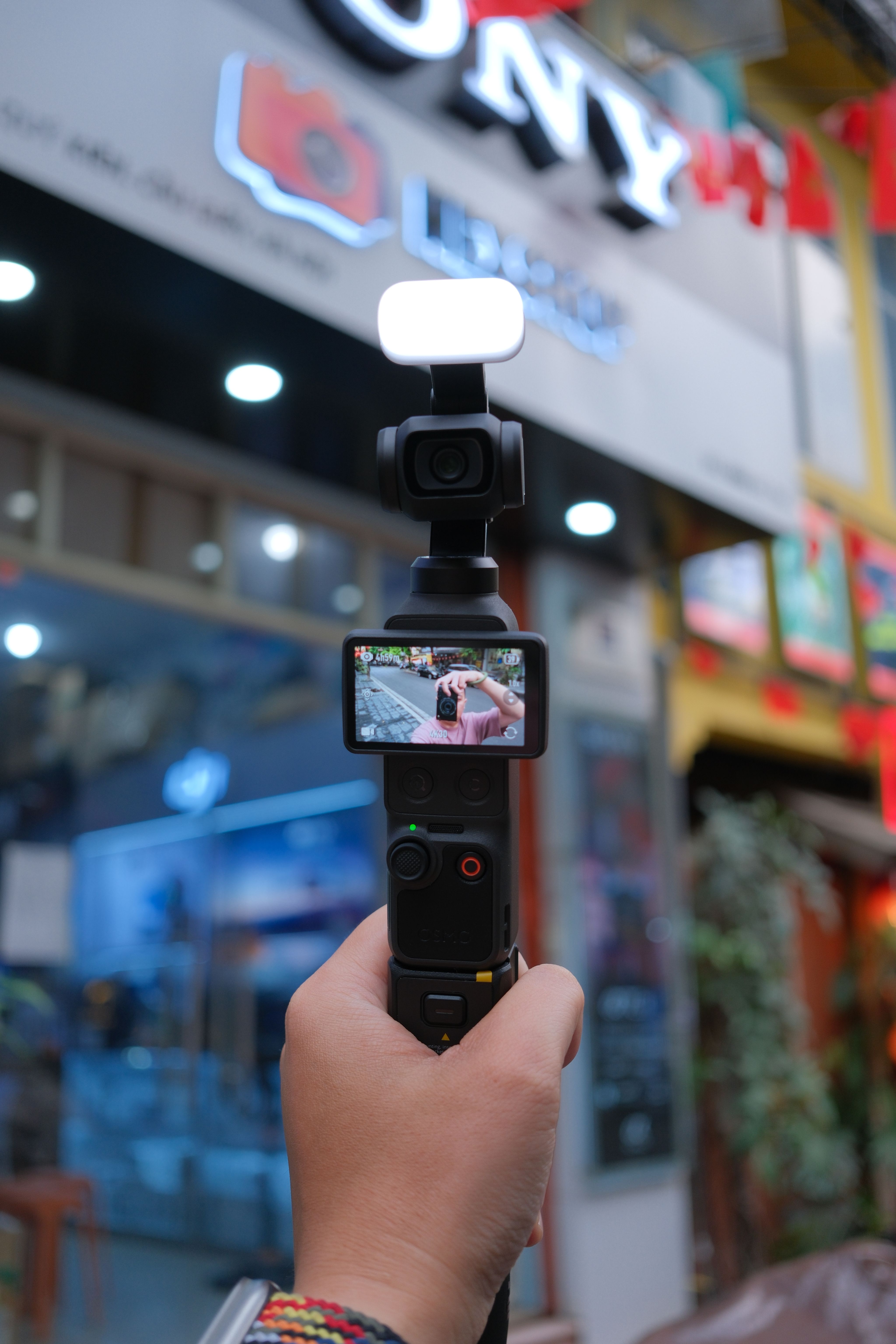 Huong-dan-su-dung-DJI-Pocket-4-chi-tiet-A-Z-Khai-pha-tiem-nang-2.jpg