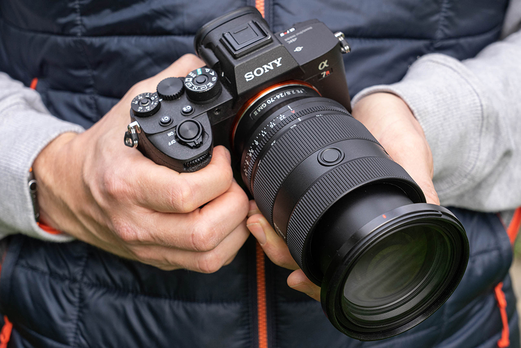 Ong-Kinh-Tot-Nhat-cho-Sony-A7R-V-A7R-IV-A7R-III.jpg