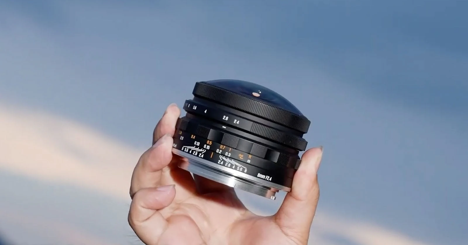Sơ đồ quang học 10 thấu kính trong 8 nhóm của AstrHori 8mm f/2.4