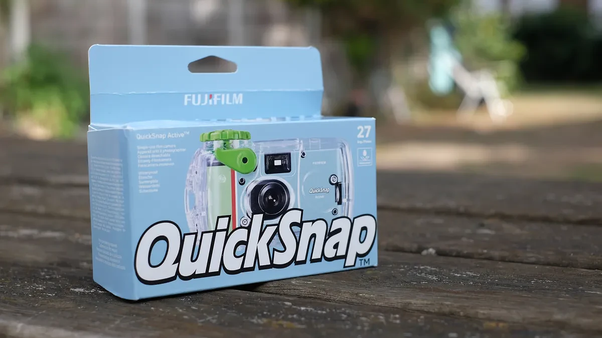 Ảnh mẫu chụp từ Fujifilm QuickSnap Active thể hiện màu sắc tươi tắn và hạt film ấm áp