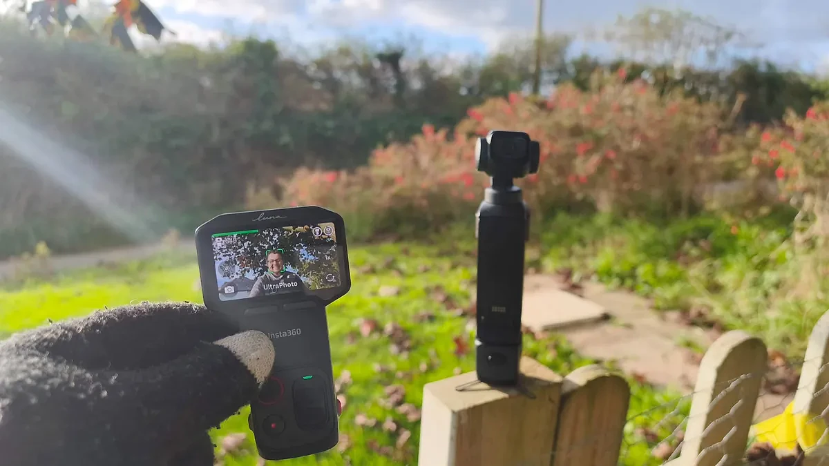 Màn hình OLED 2 inch tháo rời của Insta360 Luna Pro
