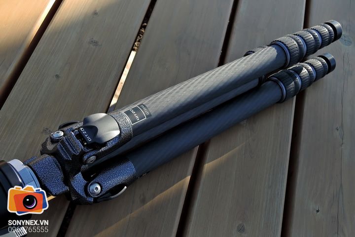 Tripod GITZO GT3542 Mountaineer Ser.3 4S | Chính hãng - mặt sau và phụ kiện đi kèm