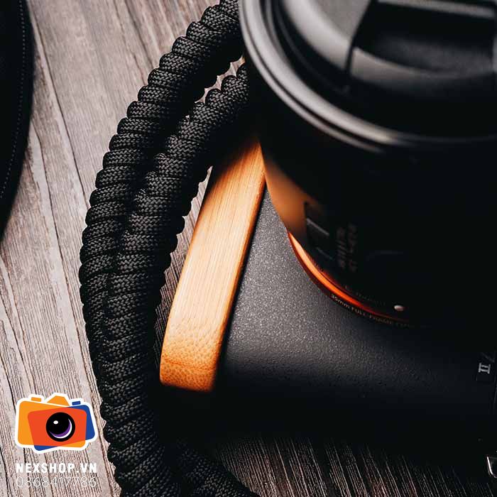 Dây đeo cổ tết thủ công King Camera Designs | Đen | Nhập khẩu | C - cấu hình hộp sạc