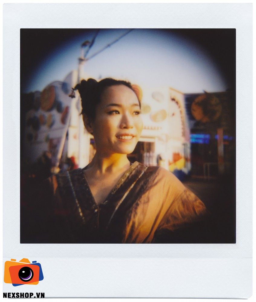 Máy Ảnh Phim Lomo Diana Instant Square Camera Deluxe Kit | Chính - mặt sau và phụ kiện đi kèm