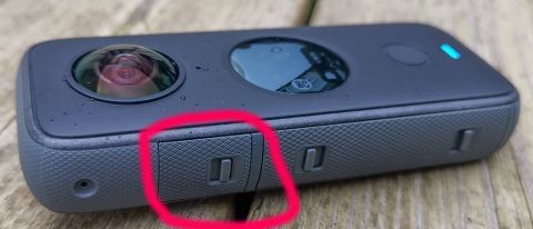 Nắp che cổng sạc thay thế Insta 360 One X2 - chi tiết sản phẩm
