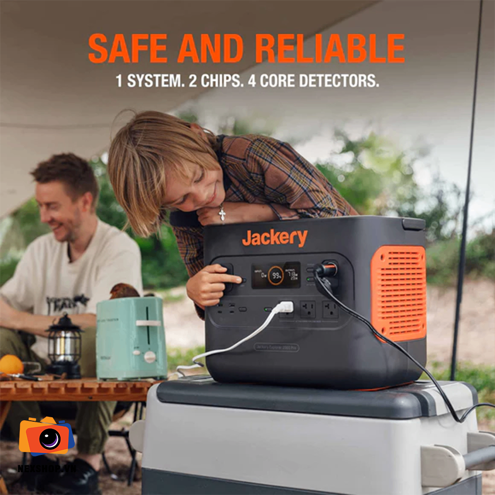 Trạm Điện Jackery Explorer 2000 Pro | Chính Hãng, Công Suất Lên Đ - mặt sau và phụ kiện đi kèm