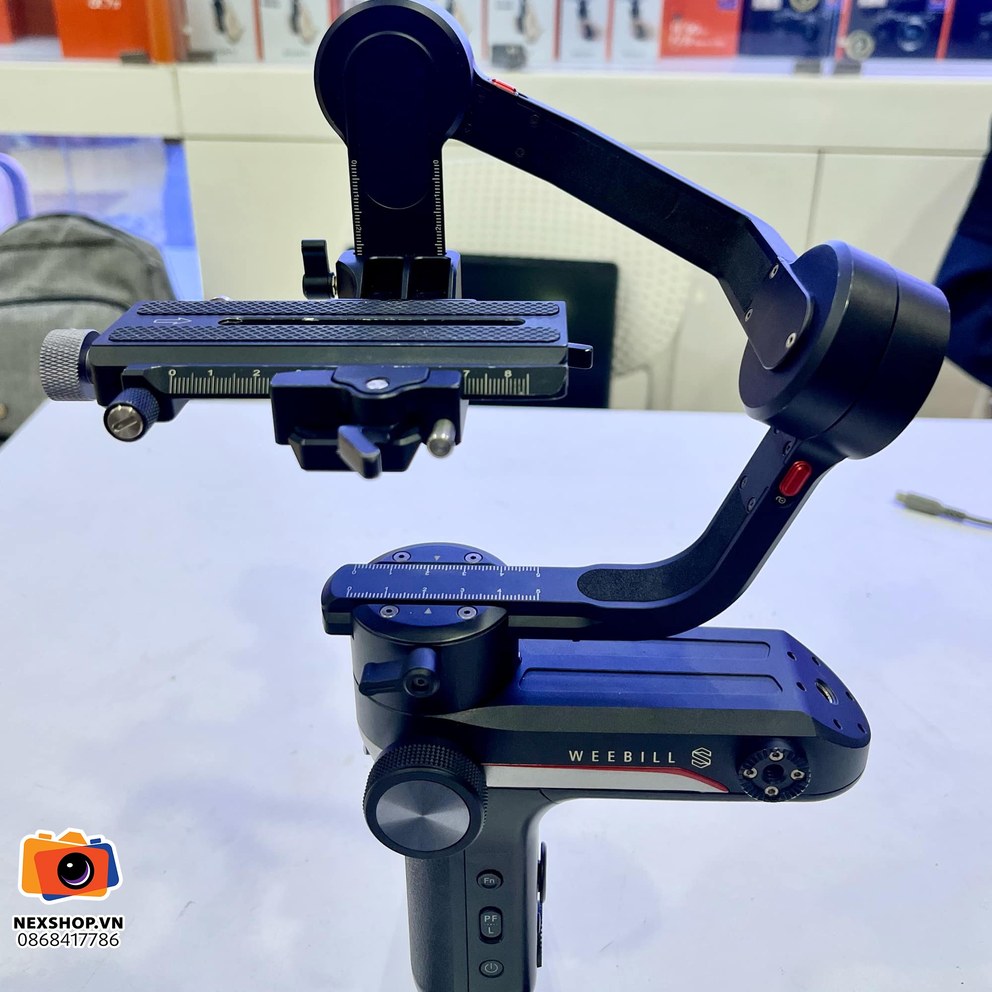 Zhiyun Weebill S | Gimbal 3 trục dùng lại | Chính hãng - mặt sau và phụ kiện đi kèm