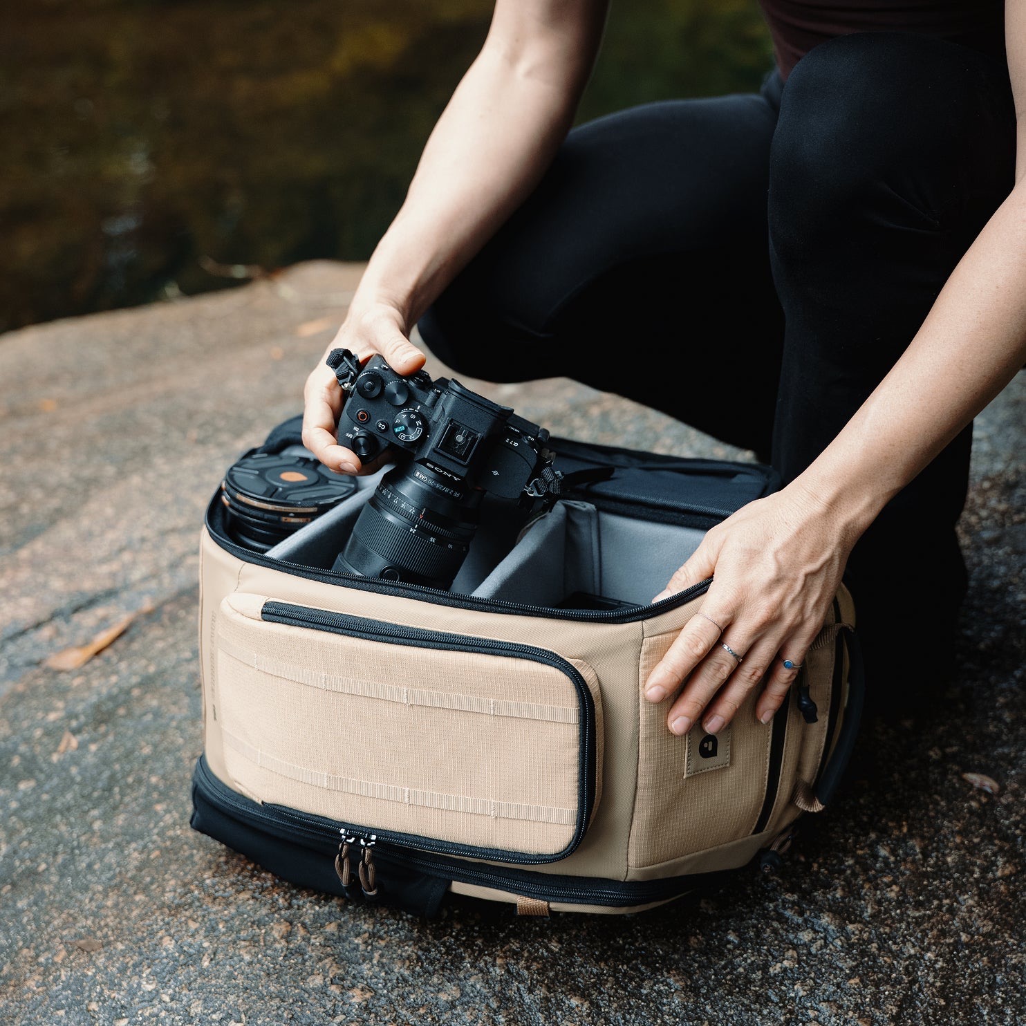 Ba Lô Máy Ảnh Chuyên Nghiệp Chống Nước PolarPro RoadRunner Backpack 16L