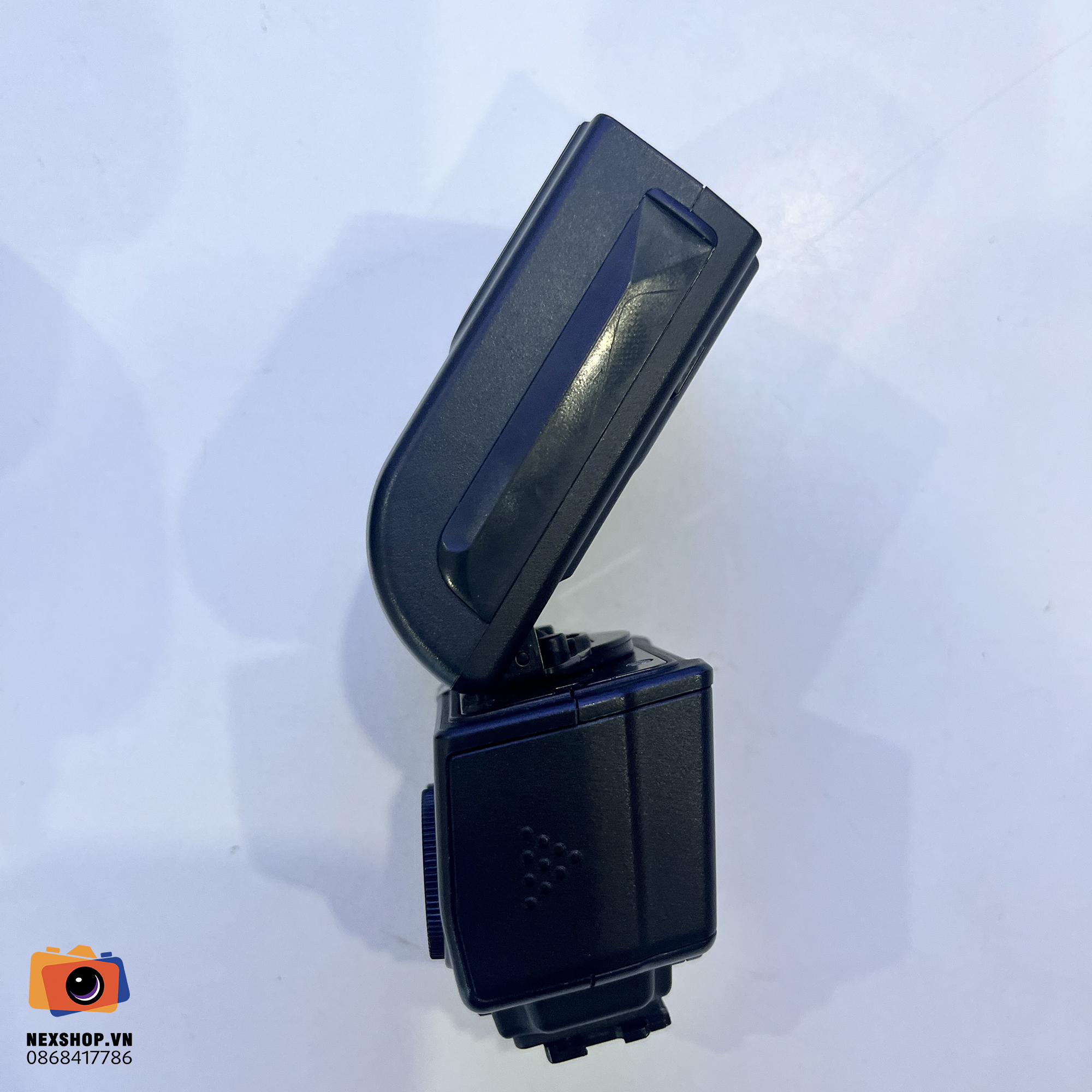 Đèn Flash Nissin i40 for Sony | used - mặt sau và phụ kiện đi kèm