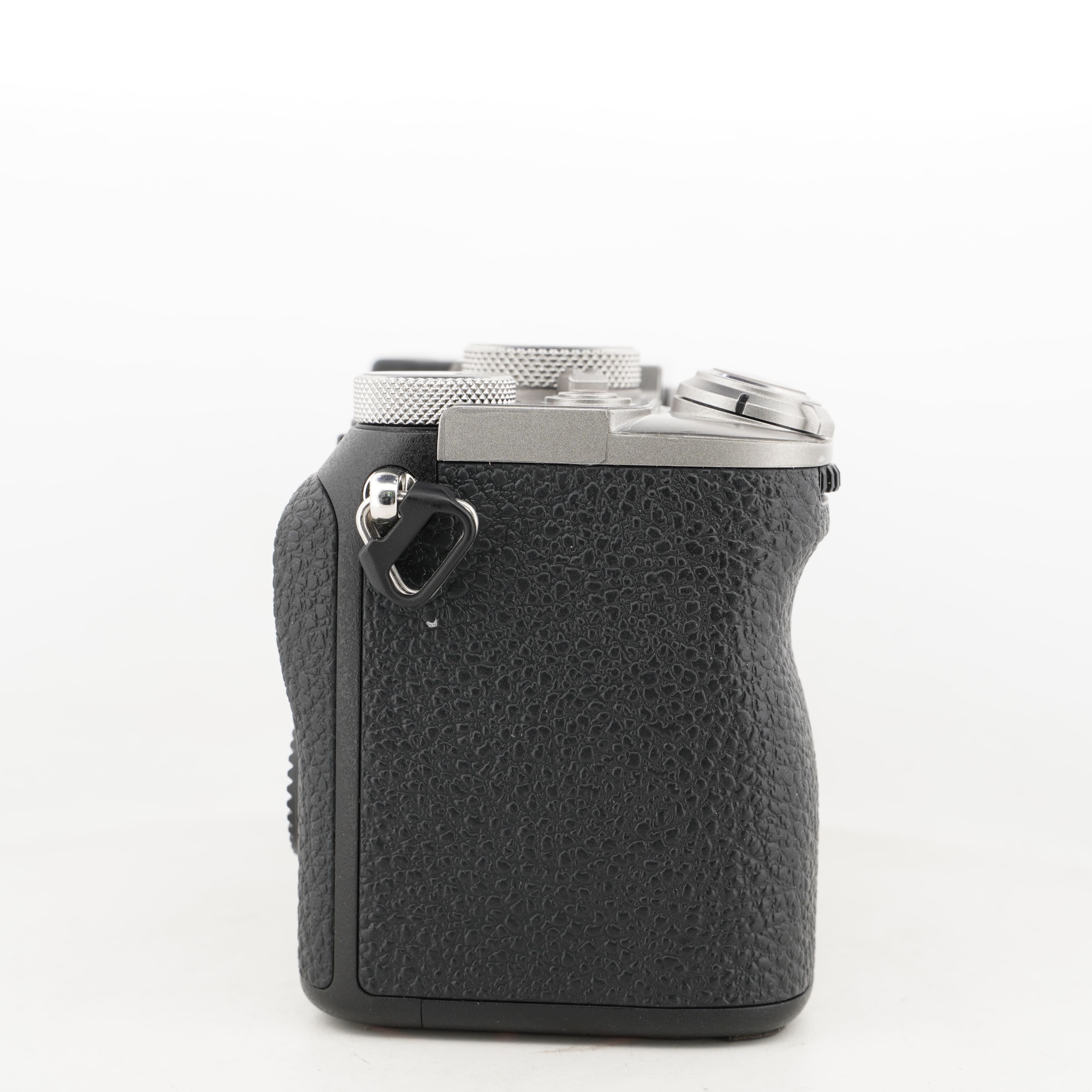 Máy ảnh Sony Alpha A7C Mark II Màu Bạc Body Only | Chính hãng | Like New