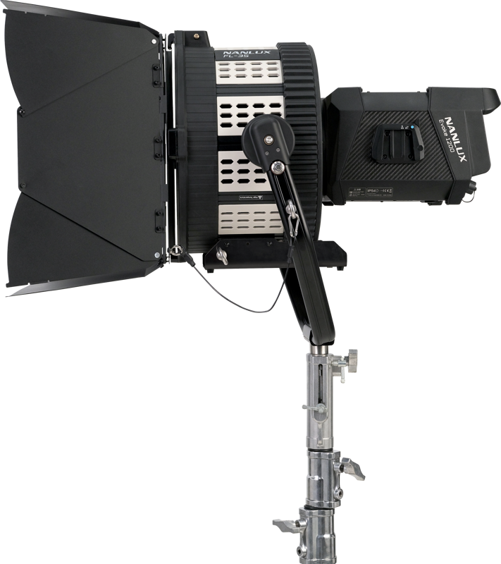 Nanlux Evoke 900C FL-YK-Kit - Đèn Spotlight đi kèm FL-35YK Fresnel Lens và Flight Case (Hàng đặt trước)