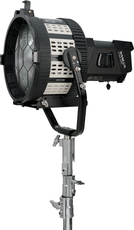 Nanlux Evoke 900C FL-YK-Kit - Đèn Spotlight đi kèm FL-35YK Fresnel Lens và Flight Case (Hàng đặt trước)