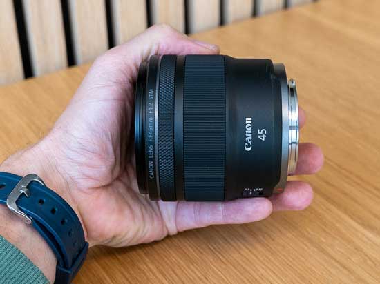 Ống kính GF45mm F2.8 R WR | Hàng chính hãng