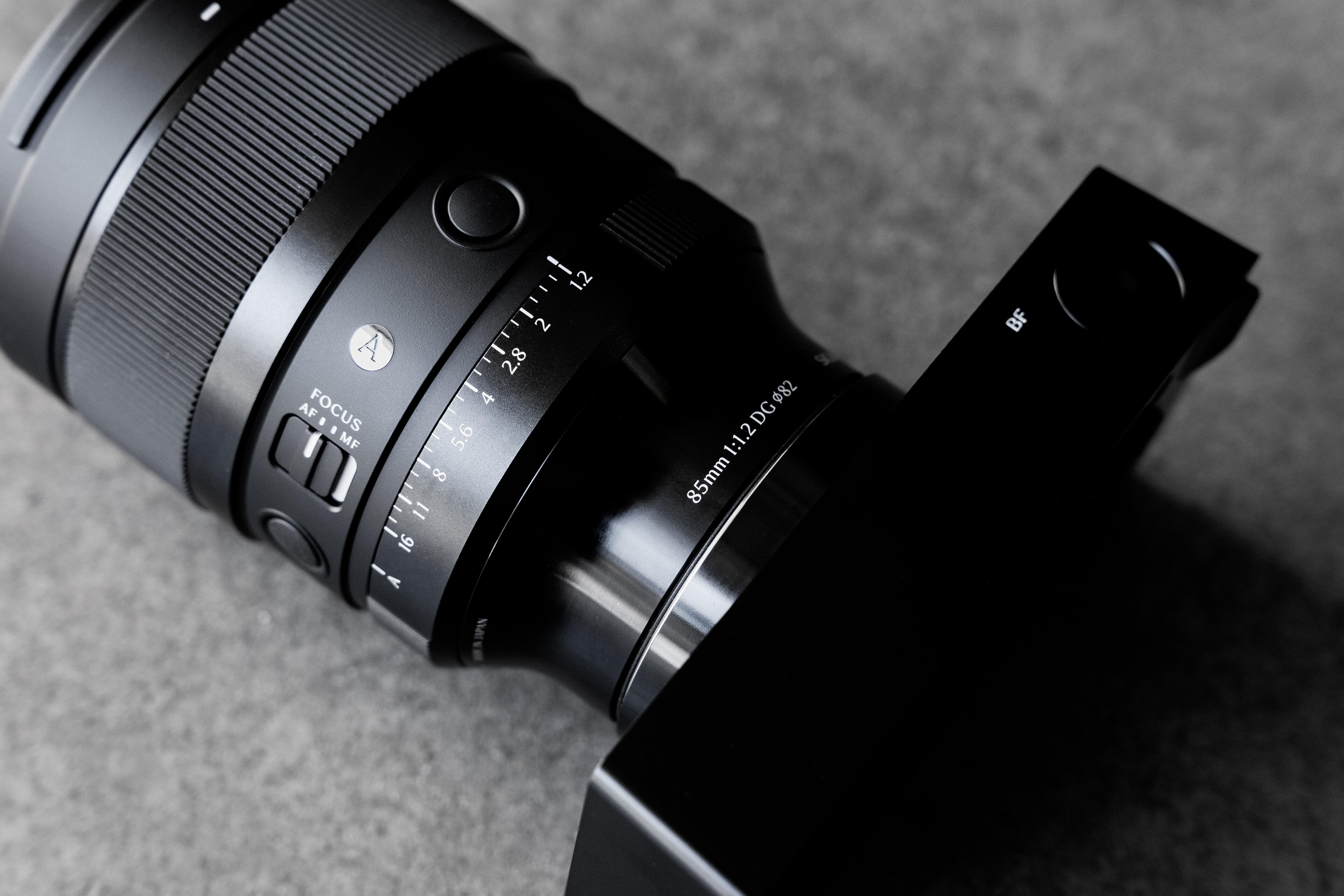 Ống kính OM SYSTEM M.Zuiko Digital 45mm F1.8 ngàm Micro Four Thirds (Black) | Chính hãng