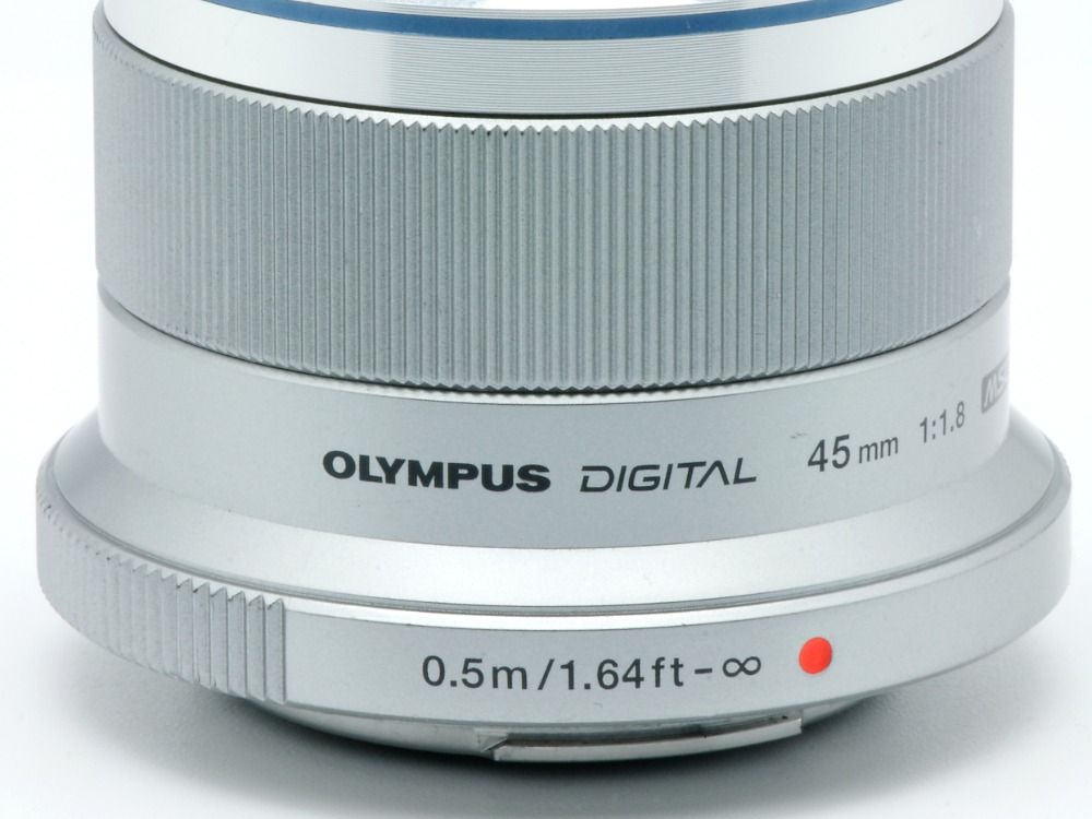 Ống kính OM SYSTEM M.Zuiko Digital 45mm F1.8 ngàm Micro Four Thirds (Black) | Chính hãng