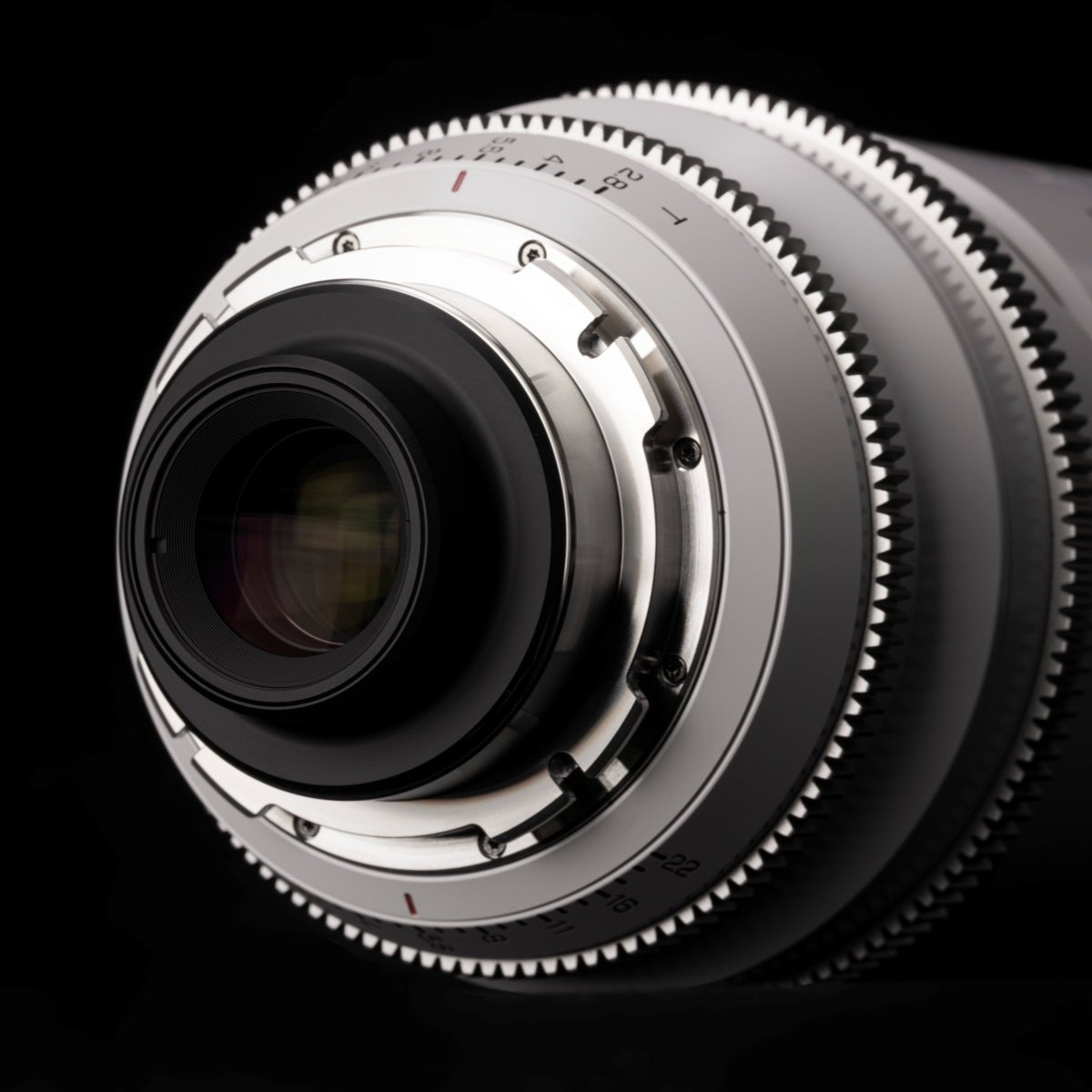 Ống kính Viltrox EPIC Anamorphic Macro 65mm T2.8 1.33X Cine PL | Chính hãng