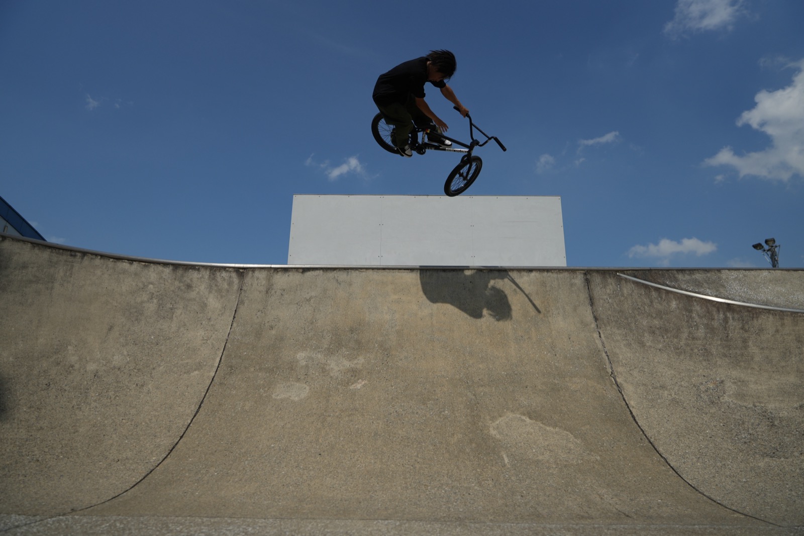 Ảnh thể thao tốc độ cao BMX từ Sony FE 24-70mm F2.8 GM