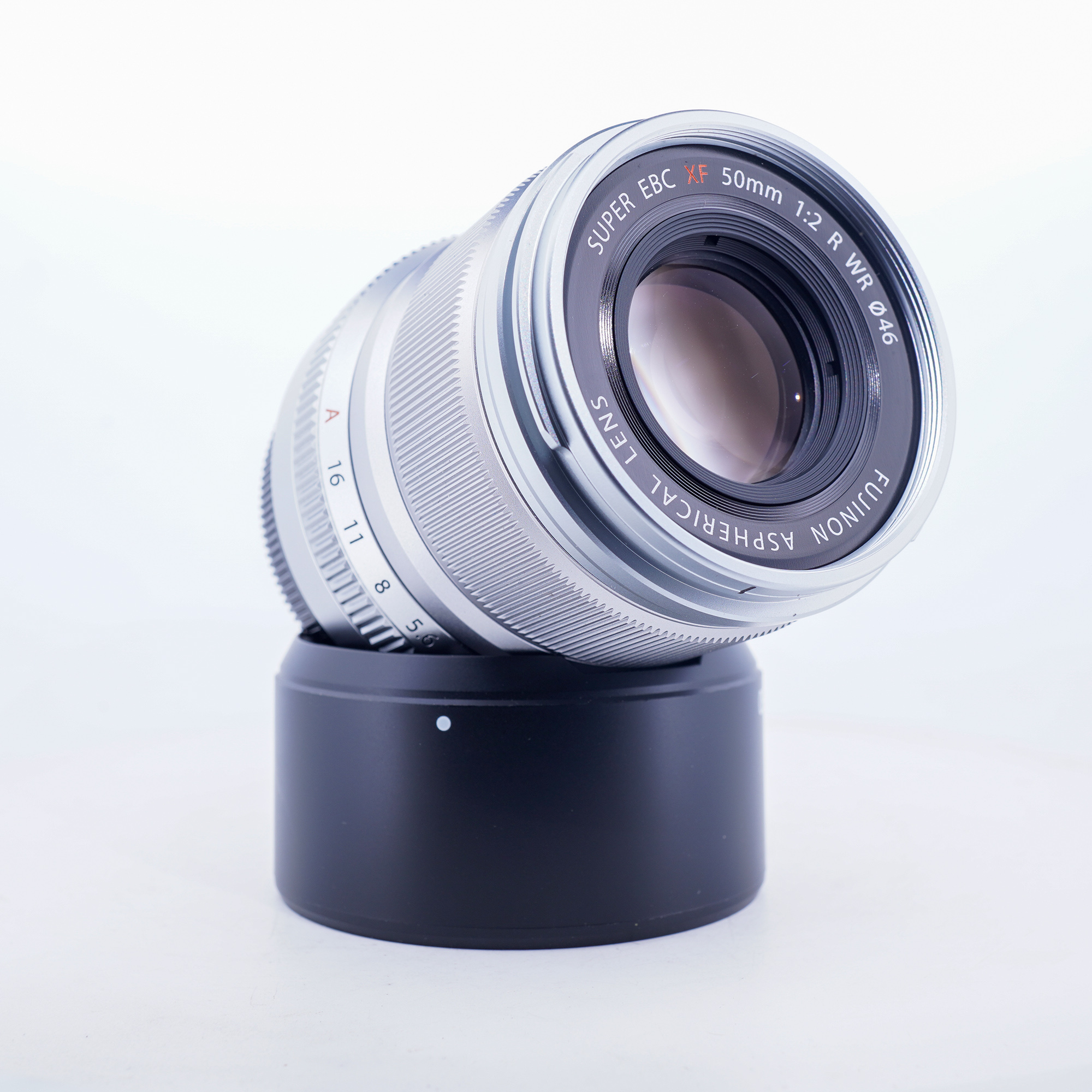 Ong-kinh-Fujinon-XF50mm-F2-R-WR-Bac-Used-Chinh-hang-14.jpg?v=1778843011