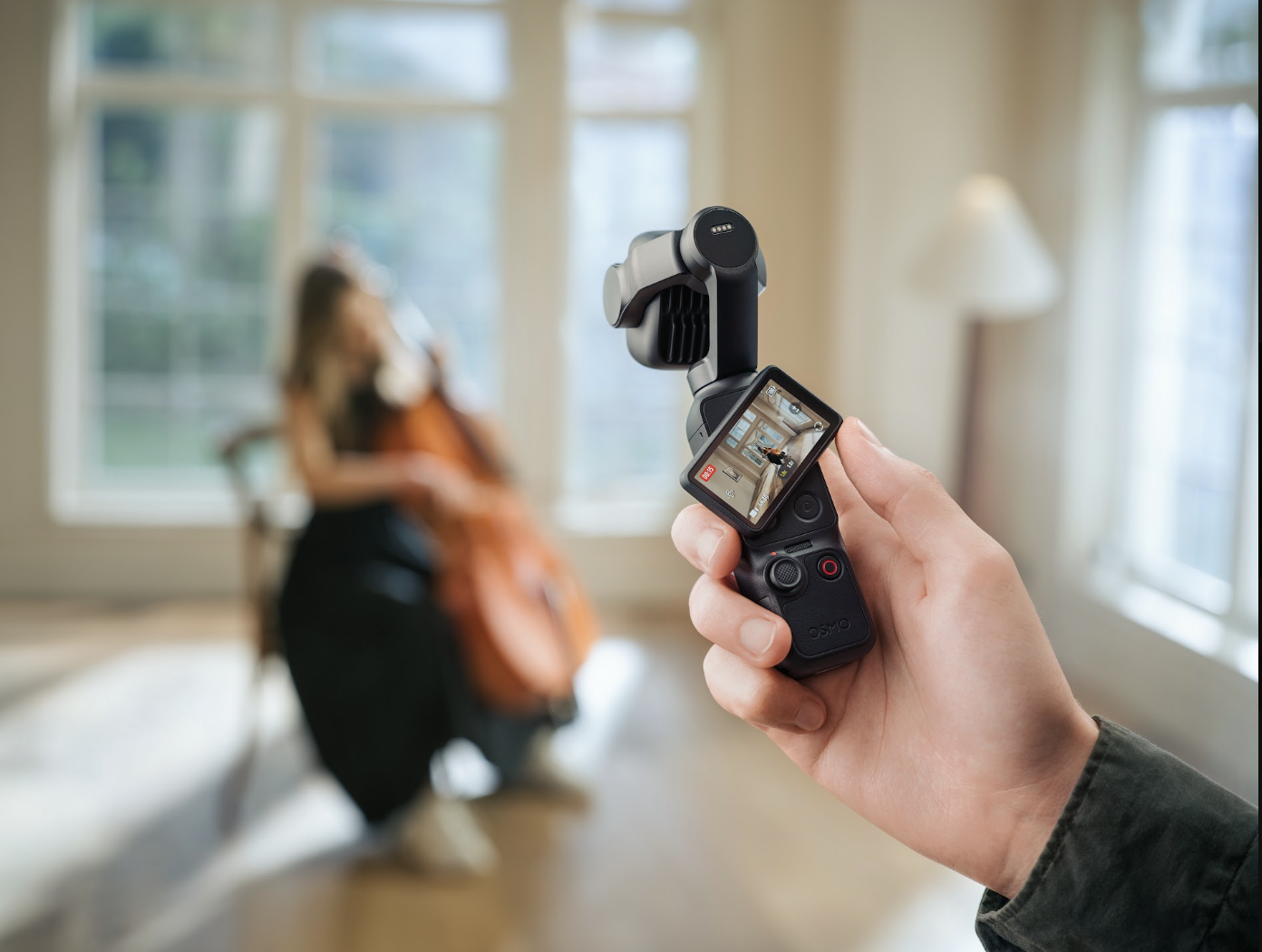 Osmo-Pocket-4P-Vlog-Combo-Mau-Den-Chinh-hang-1.png?v=1782809145