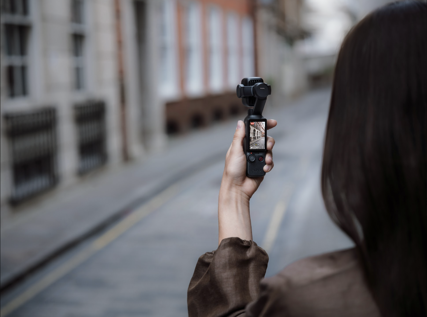 Osmo-Pocket-4P-Vlog-Combo-Mau-Den-Chinh-hang-9.png?v=1782809851