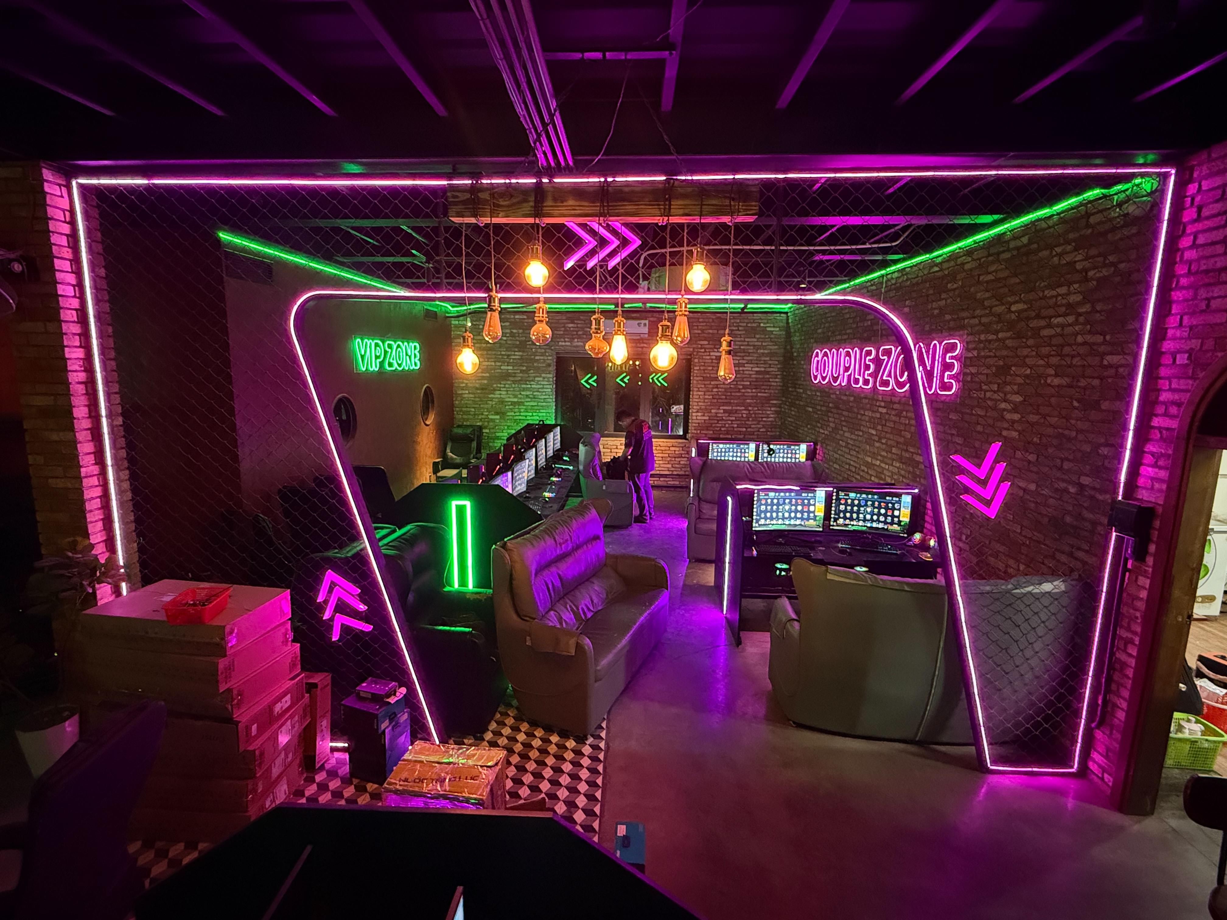 Nâng Cấp Tu Sửa Phòng Game Để Giữ Chân Khách Hàng Tăng Sự Chuyển Đổi