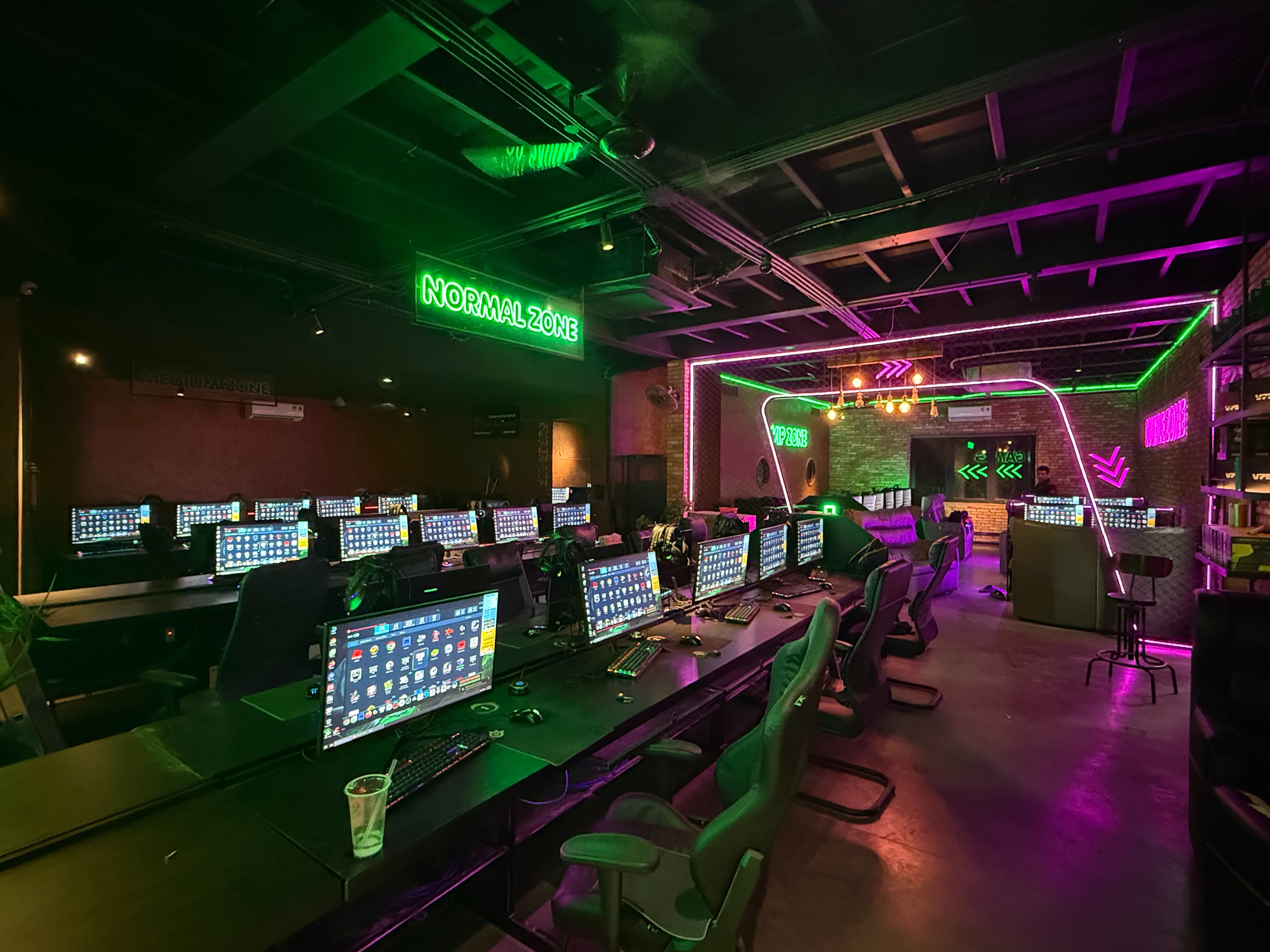 Nâng Cấp Tu Sửa Phòng Game Để Giữ Chân Khách Hàng Tăng Sự Chuyển Đổi