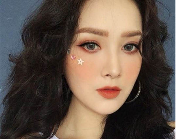 Nối mi giúp bạn tiết kiệm thời gian make up