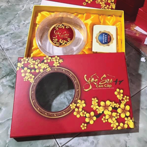 Combo Hộp quà Vuông 1 đường- đỏ hoa mai có kiếng