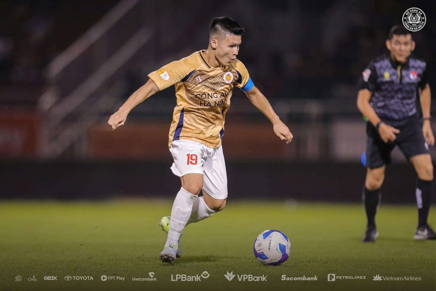 Bộ Thi Đấu Bóng Đá Logo CAHNFC 2024/25 Vàng/Trắng