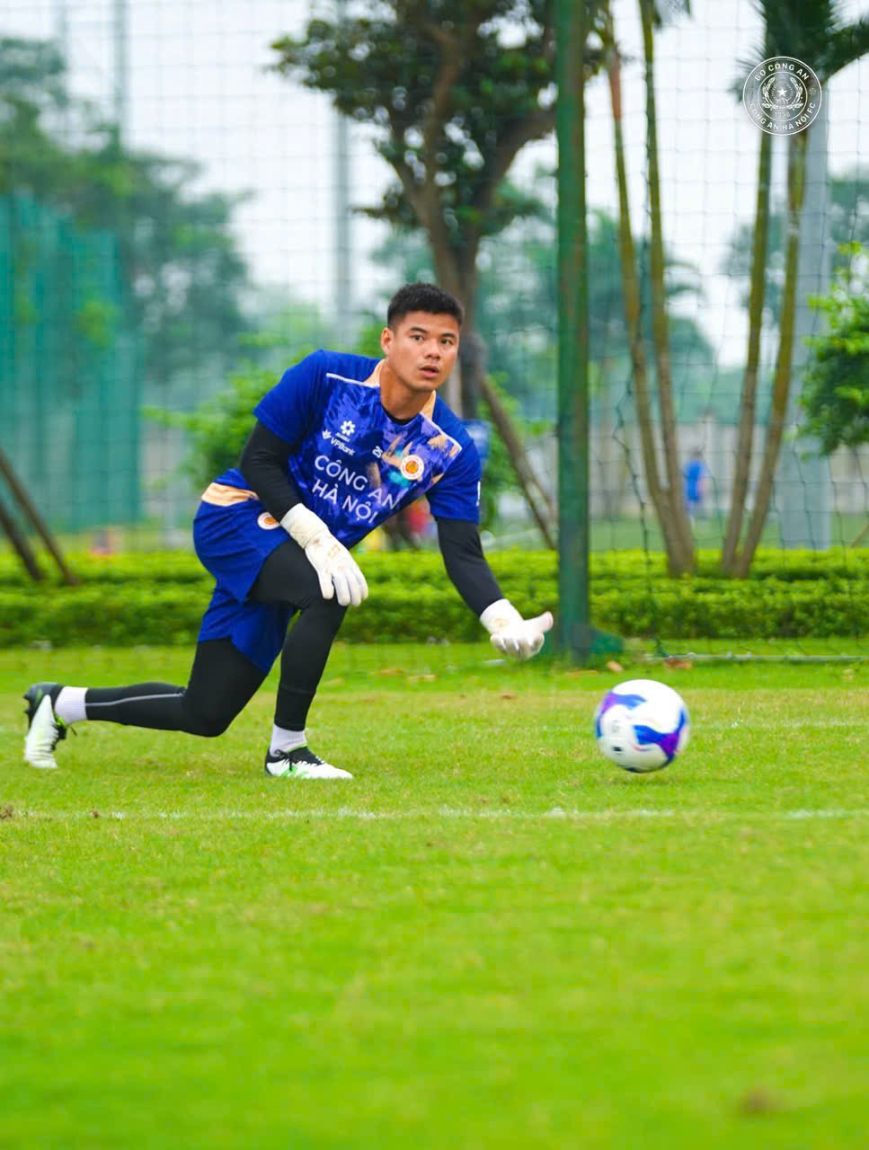 Bộ tập luyện 25/26